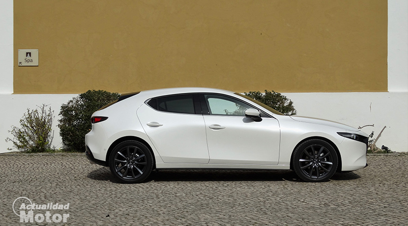  Lateral Mazda3 5 doors 